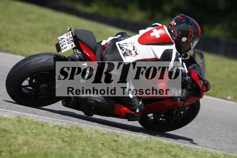 /Archiv-2024/29 12.06.2024 MOTO.CH Track Day ADR/Gruppe gelb/backside